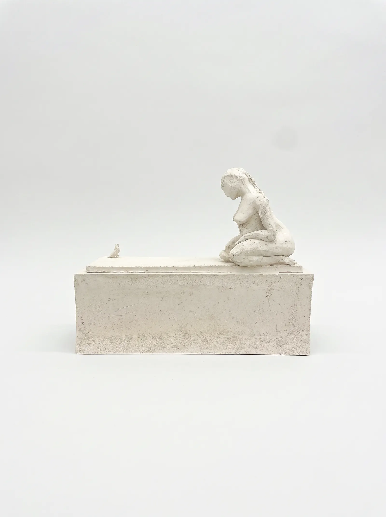 Témoin — Philautie Autopoïèse — O1, 2025. Ceramic, 20 × 33 × 12 cm. Photo © Nicolas Lafon